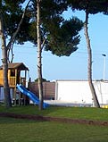 REF 138. Parque infantil de madera. Chalet particular en Santa Pola (Alicante):
Parque infantil de madera torre SKY; Columpio doble
