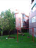 REF 21. Parque infantil Burundi. Urbanización en Colmenar Viejo (Madrid)